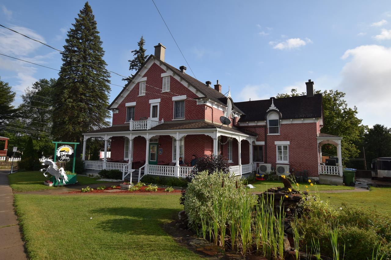 Saint-André-Avellin Gil Ann B&B 외부 사진